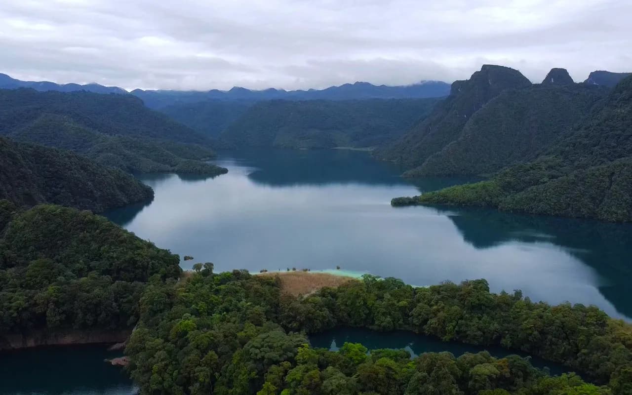 El negocio de Laguna Brava
